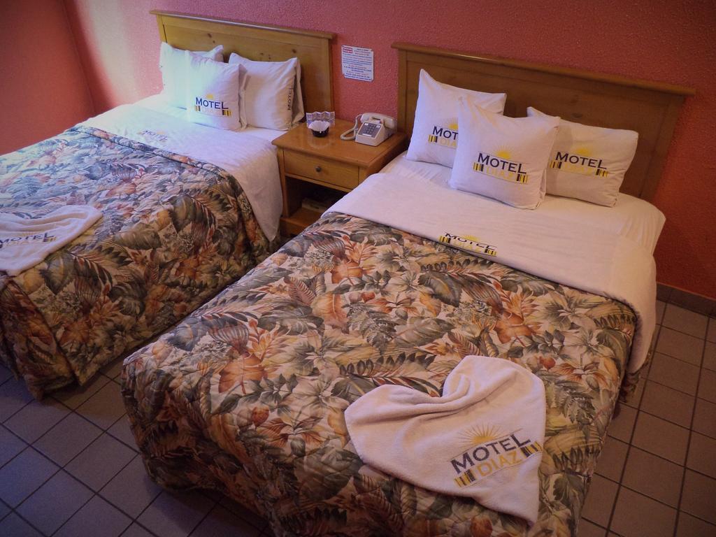 Hotel Diaz Tijuana Værelse billede