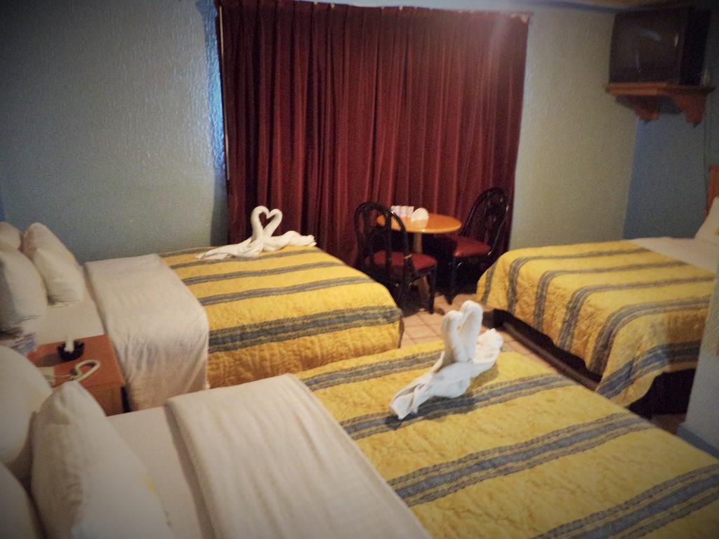 Hotel Diaz Tijuana Værelse billede