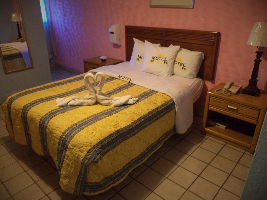 Hotel Diaz Tijuana Eksteriør billede